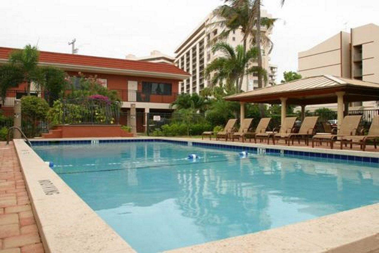 Away Inn Lauderdale-by-the-Sea Exterior foto